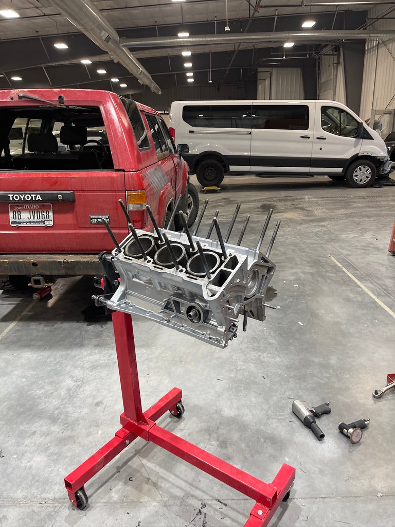 Alfa Romeo 2.5 liter busso engine long block